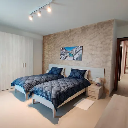 Apartament Red Rush *